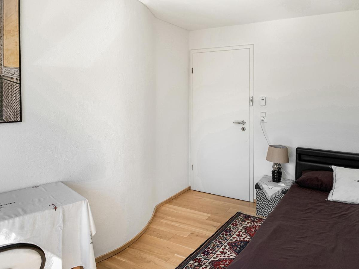 Отель Haus Zur Lilie Hinwil Экстерьер фото