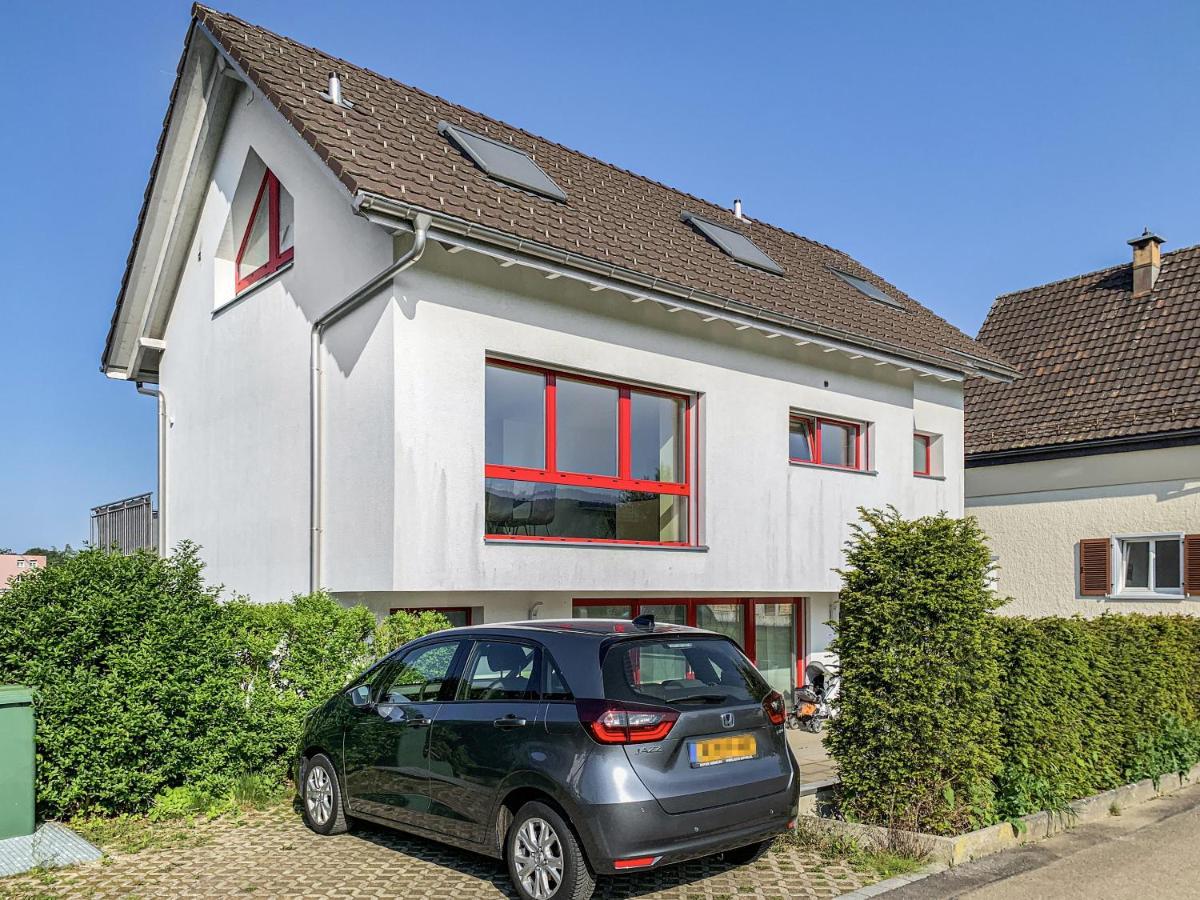 Отель Haus Zur Lilie Hinwil Экстерьер фото